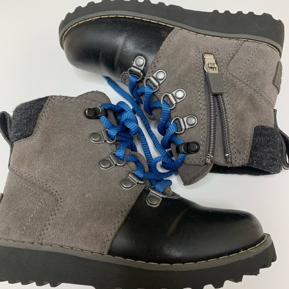 UGG boots toddler size 10
